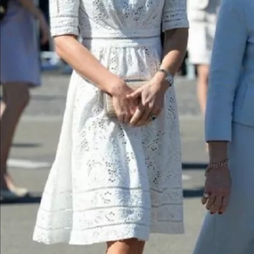 Lace dress size small or size 6 - Picture 4 of 14